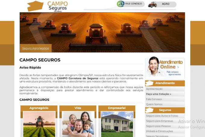 Corretor de seguros atendendo um cliente